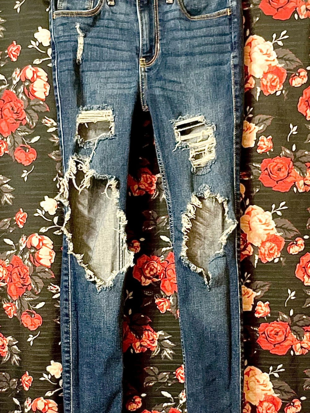 Hollister Dark Blue Distressed Skinny Jeans size 0 short